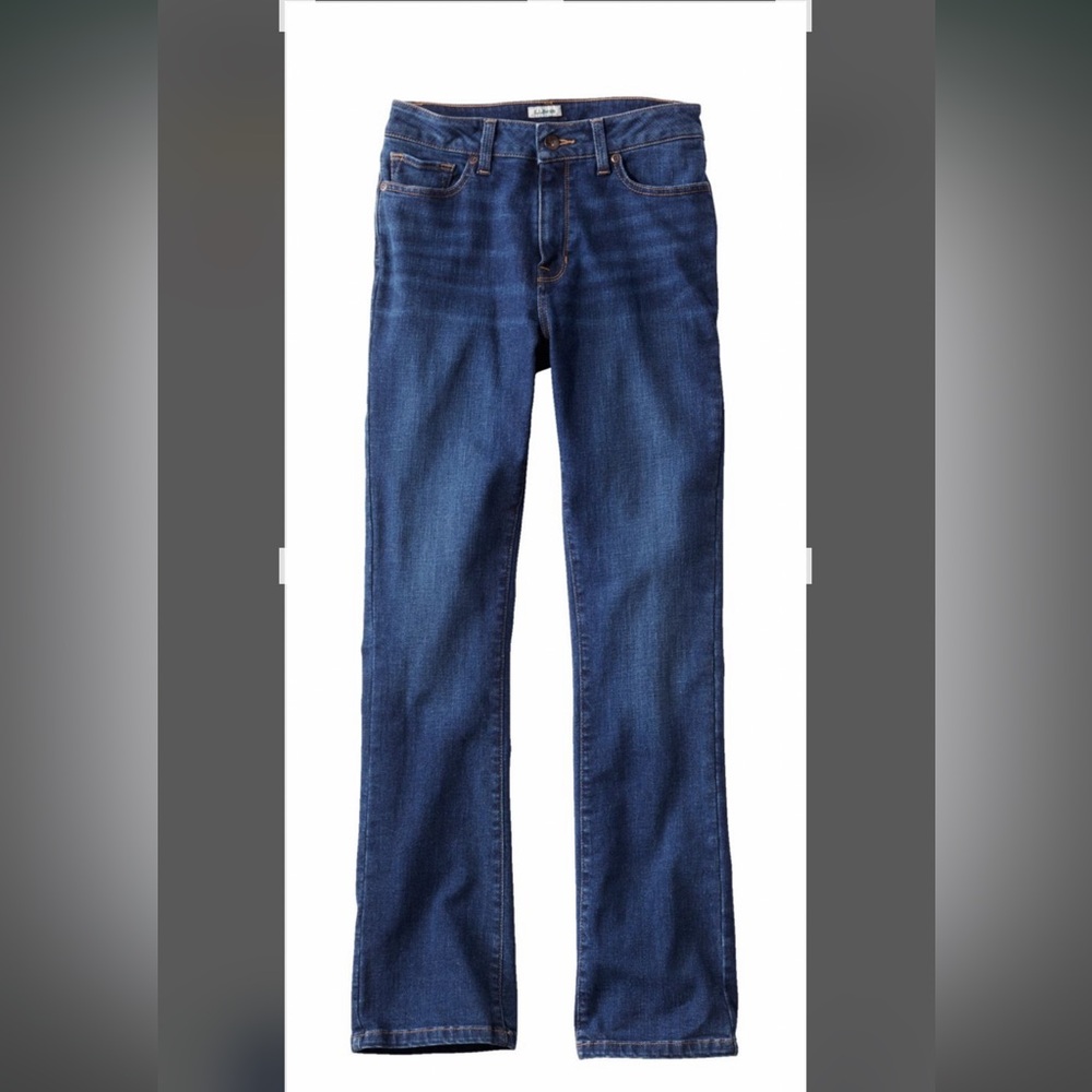 NWT $59 L.L. Bean True Shape Classic fit bootcut jeans size 4